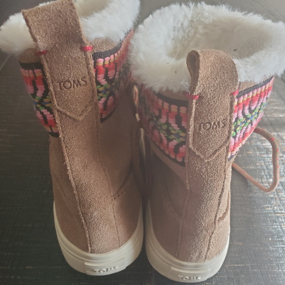Brand New Toms furry shoes (NWOT) - Picture 2 of 3